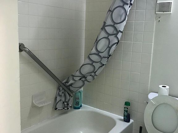 5th image of 1010 Race St APT 3J