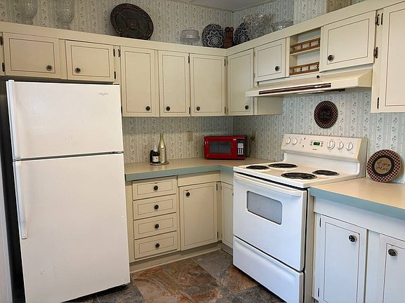 3rd image of 5604 SW 58th Pl
