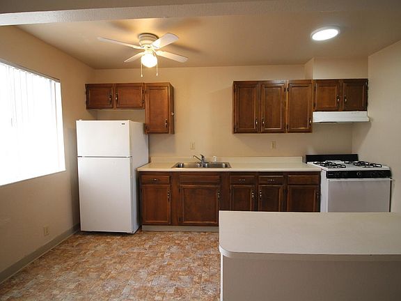 3rd image of 1567 Alamo Dr #21