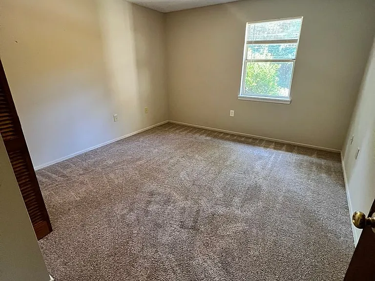 5542 Old Pearman Dairy Rd — Photo 7