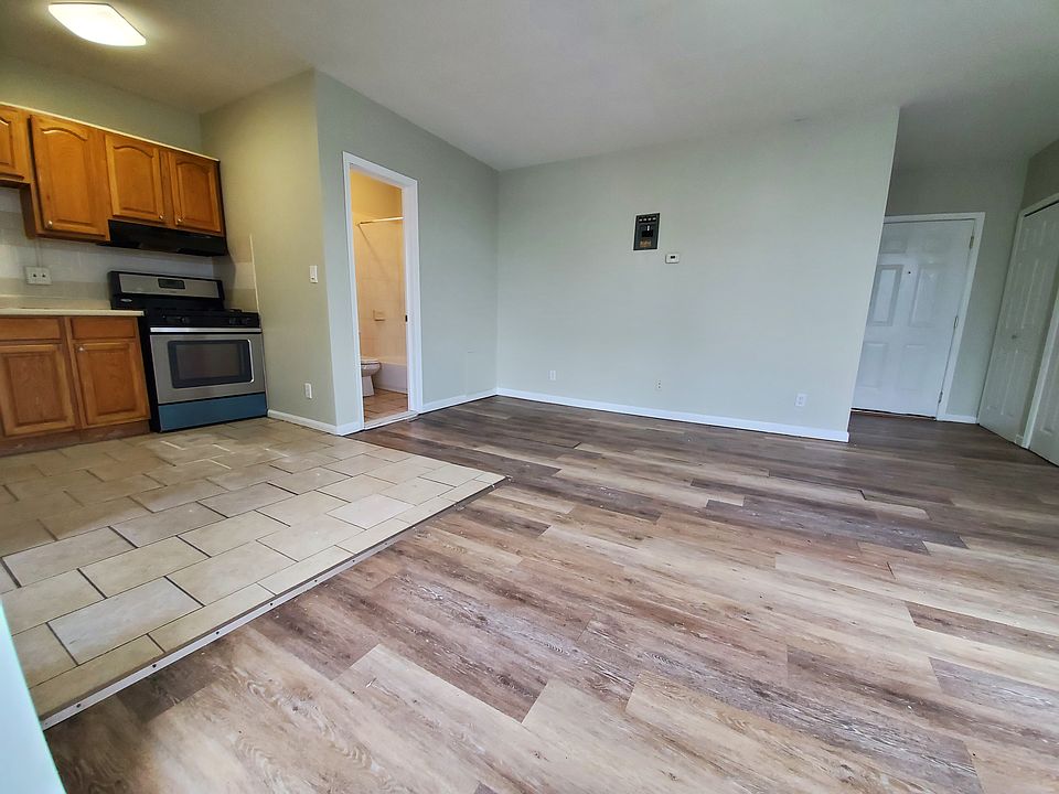 2nd image of 228 Old Bergen Rd #5E