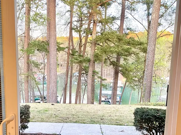 2109 Pine Tree Dr, Buford, GA