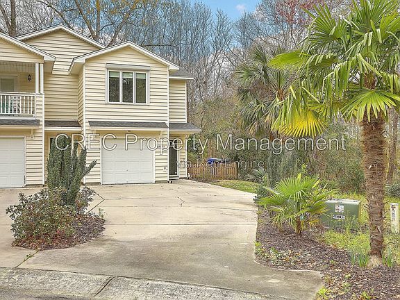3rd image of 2882 Mackenzie Ct