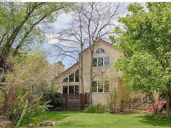 Back of house opens to HOA maintained grounds