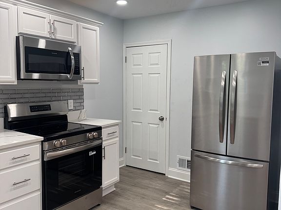 3rd image of 1524 Cleland Crse