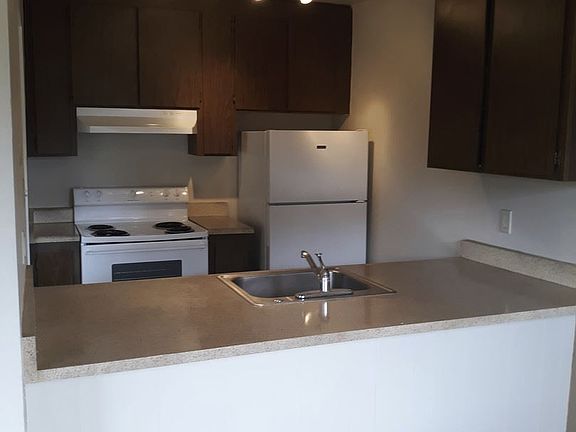 4th image of 9521 Emerald Park Dr APT 43