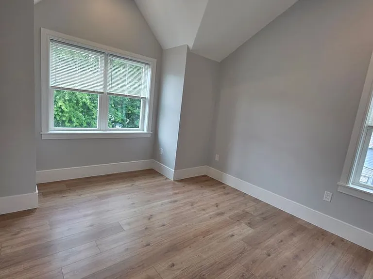 15 Holton St #1A — Photo 5