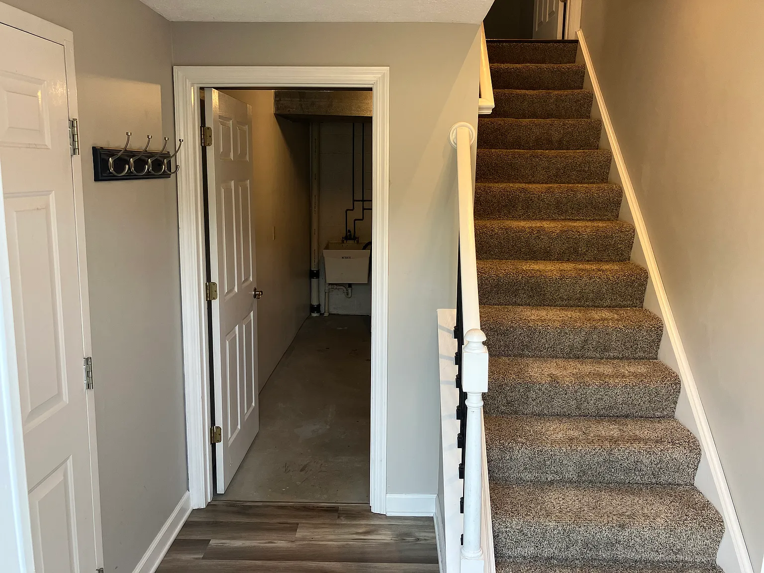2 bed, 1.5 bath, 1200 sqft, $1,700 — Photo 3