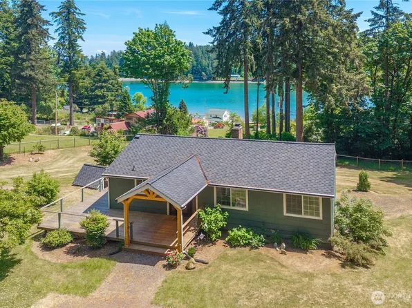 17208 3rd Avenue NW, Lakebay, WA 98349