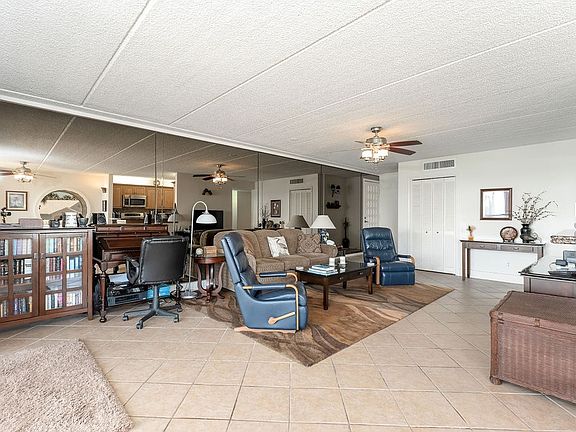 5th image of 220 W Cora Lee Dr #206