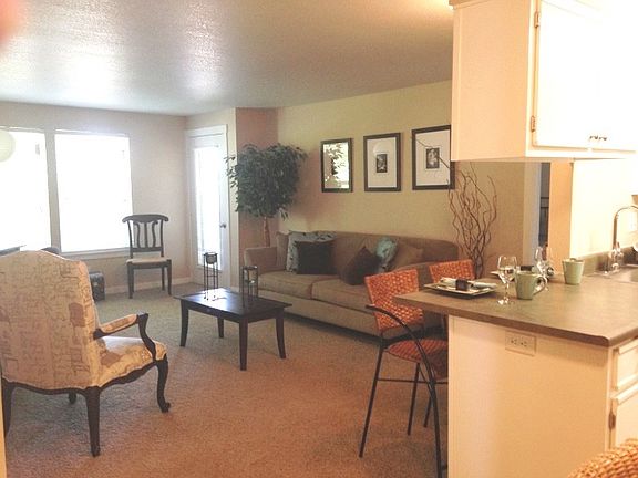 5th image of 2 NE Tandem Way APT 2204