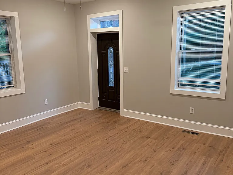 1007 Russell St #1 — Photo 3