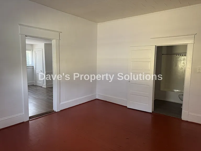 1811 Lomond St — Photo 6