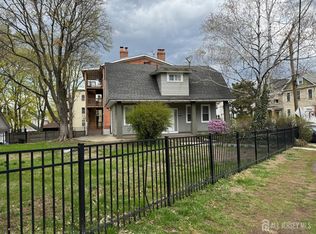 86 Harvey St, New Brunswick, NJ 08901