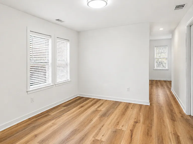 1040 Bergen St #B — Photo 4