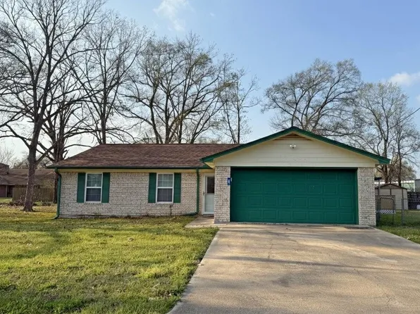 51 E Oakridge Dr, Pointblank, TX 77364