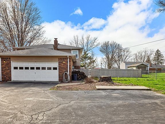 4th image of 1578 Crestwood Ln S