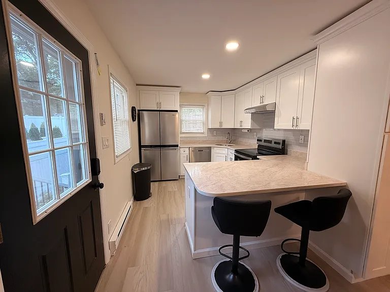 129 Westbury Dr — Photo 8