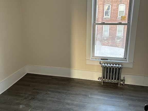 3rd image of 230 Pleasant St #1