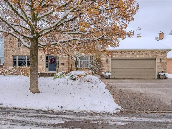 586 Guildwood Pl, Waterloo, ON N2K 3M4