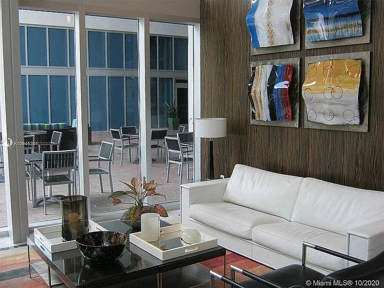 185 SW 7th St #1802 — Photo 29