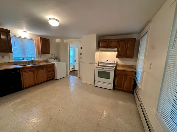 206 Exchange Street, 206 Exchange St Floor 2, Leominster, MA 01453
