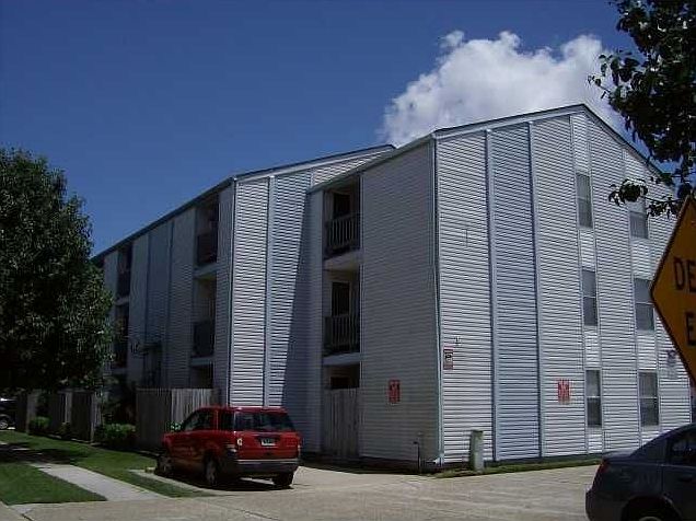 1st image of 2201 Houma Blvd APT 305