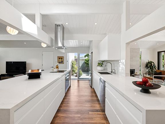 4th image of 839 Greenberry Lane