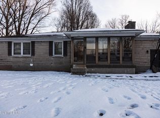 2410 Garrs Ln, Shively, KY 40216