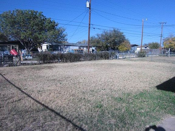 3rd image of 2110 Glenwood Dr