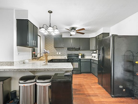 5th image of 705 N McKinley Ave