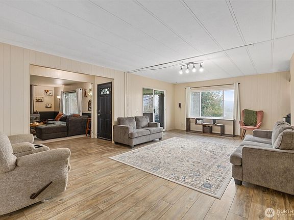 5th image of 14601 Jim Creek Road