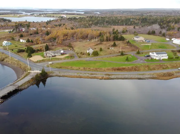 11 Harbourview Dr, Richmond, NS B0E 3J0