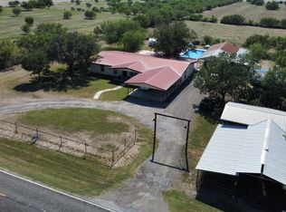 2755 Fm 1436, La Pryor, TX 78872