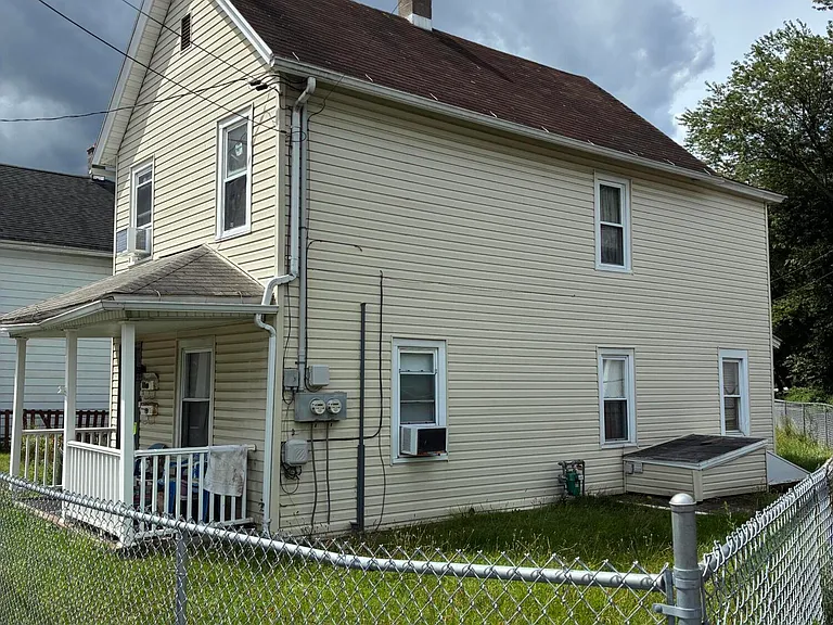 987 Providence Rd — Photo 1