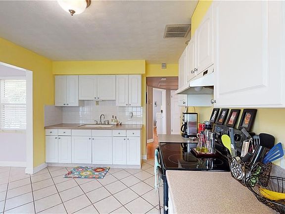 5th image of 845 42nd Ave N