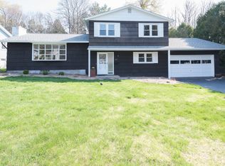 115 Saybrook Ln, Syracuse, NY 13214