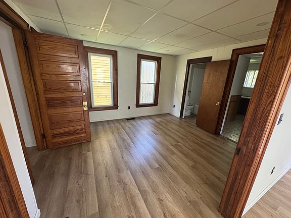 4th image of 142 N 11th St #1