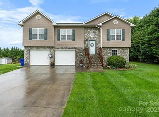 3311 Lilac Ln, Hudson, NC 28638