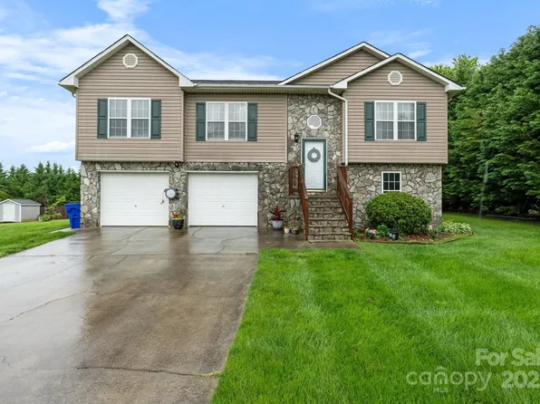 3311 Lilac Ln, Hudson, NC 28638