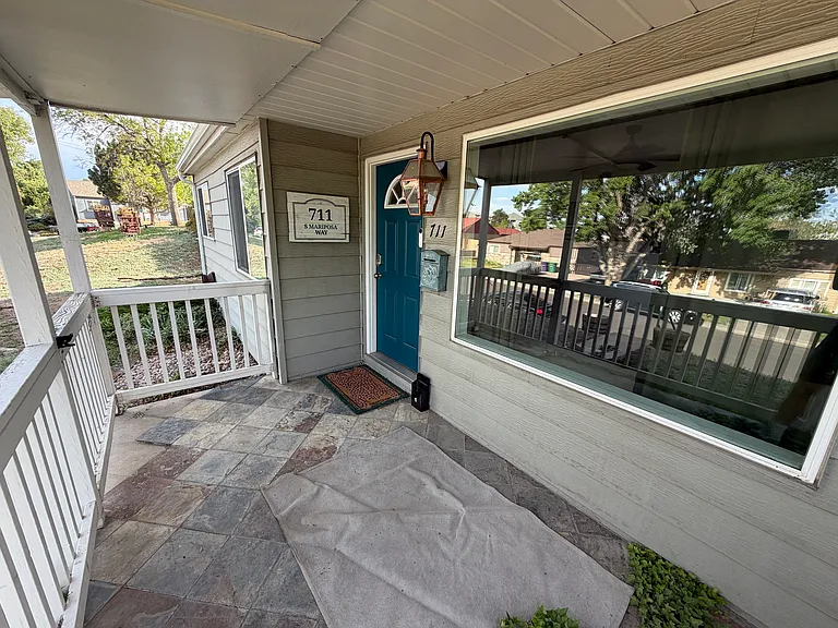 711 S Mariposa Way — Photo 2