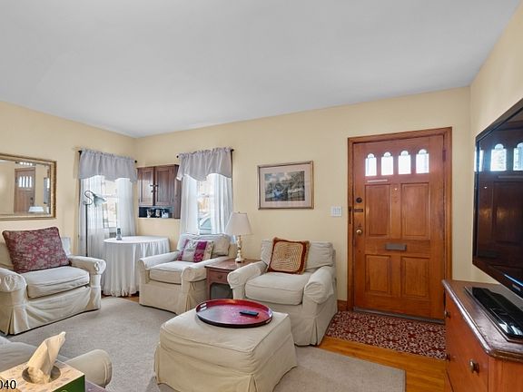 4th image of 38 Hackensack St