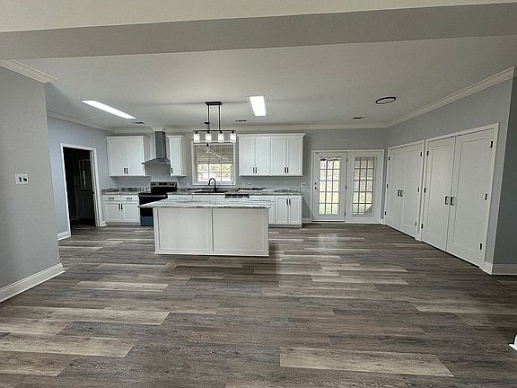 3rd image of 1402 L Dubois Rd