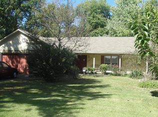 7215 Ben Franklin Ct, Louisville, KY 40214