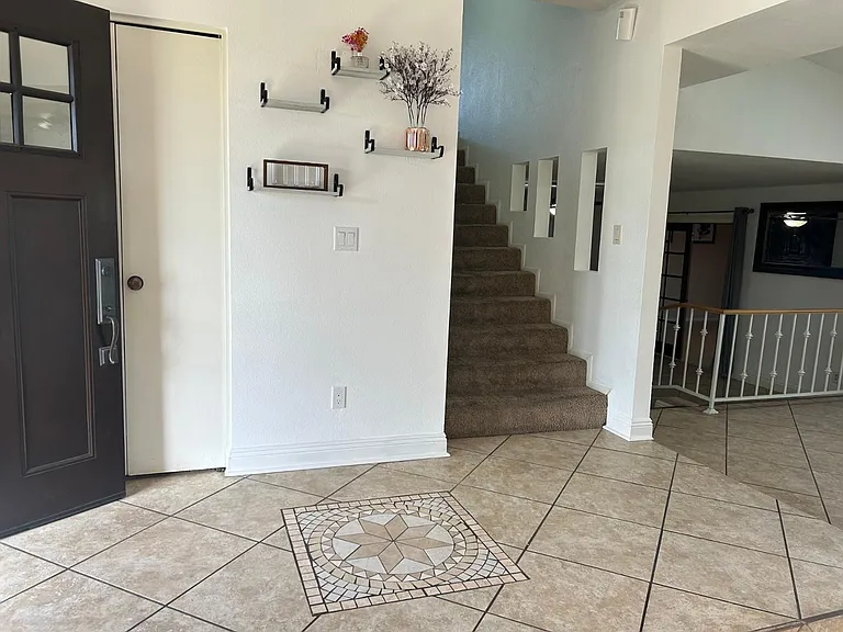 6916 W Georgia Ave — Photo 5