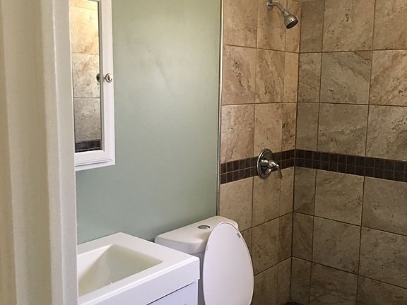 4th image of 4905 Briar Hill Ct