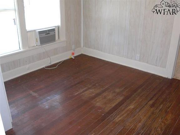3rd image of 1673 Keeler Ave
