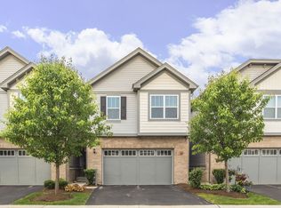 3244 N Heritage Ln, Arlington Hts, IL 60004