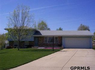 830 Mary St, Elkhorn, NE 68022