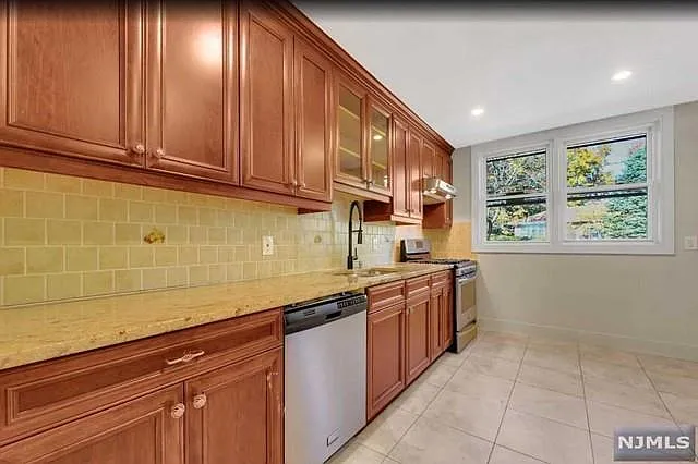 22 Greentree Ter — Photo 9